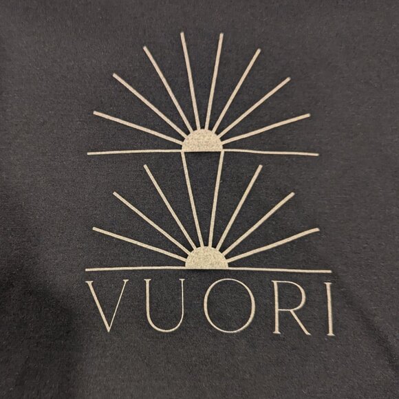 EUC Vuori "The Shine" Tee T-Shirt Short Sleeve Cropped Logo - Picture 3 of 10